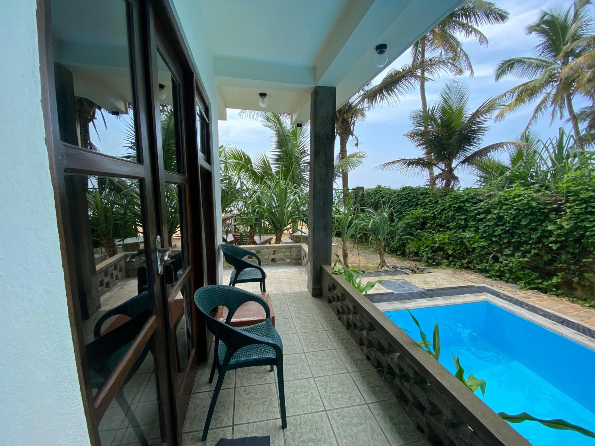 Mirage Beach House At Morava Court ฮิกคาดูวา ภายนอก รูปภาพ