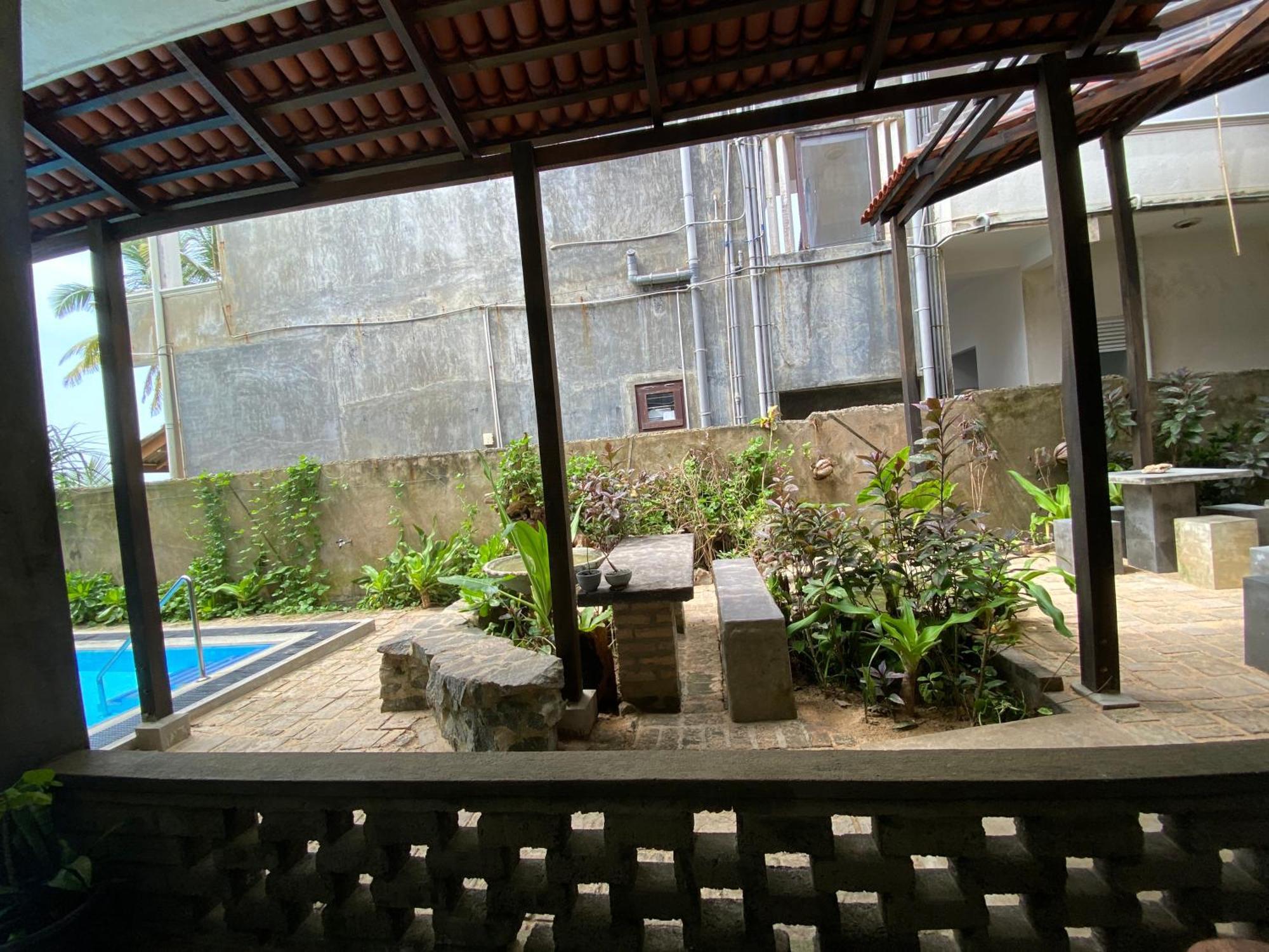 Mirage Beach House At Morava Court ฮิกคาดูวา ภายนอก รูปภาพ