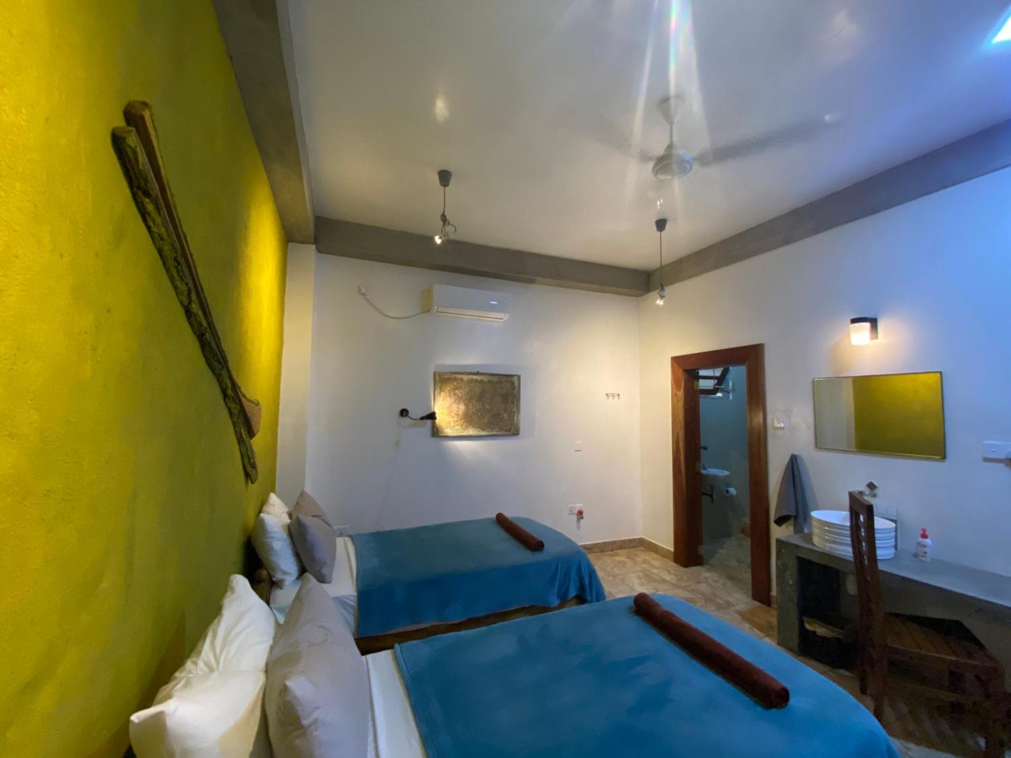 Mirage Beach House At Morava Court ฮิกคาดูวา ภายนอก รูปภาพ