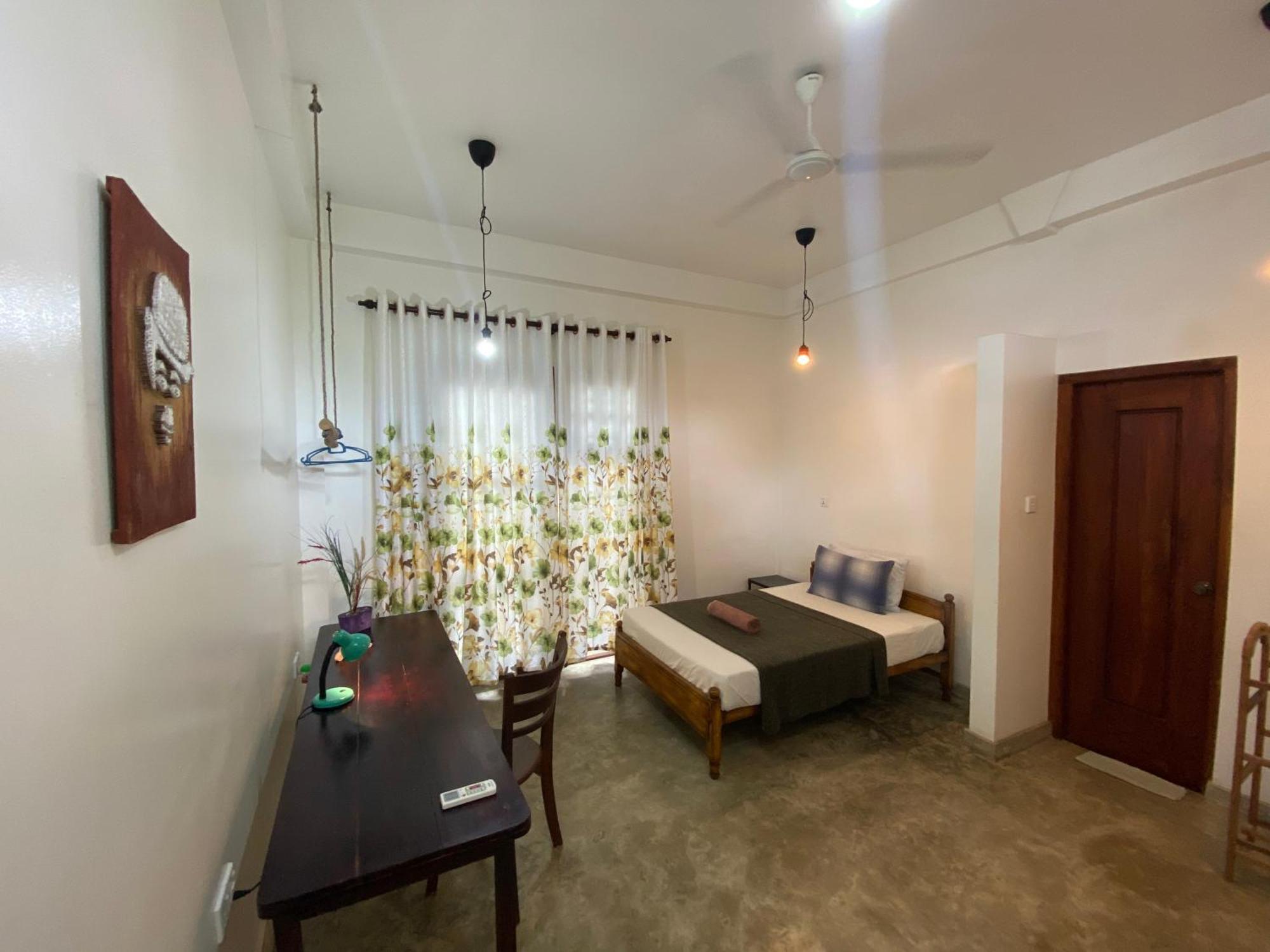 Mirage Beach House At Morava Court ฮิกคาดูวา ภายนอก รูปภาพ