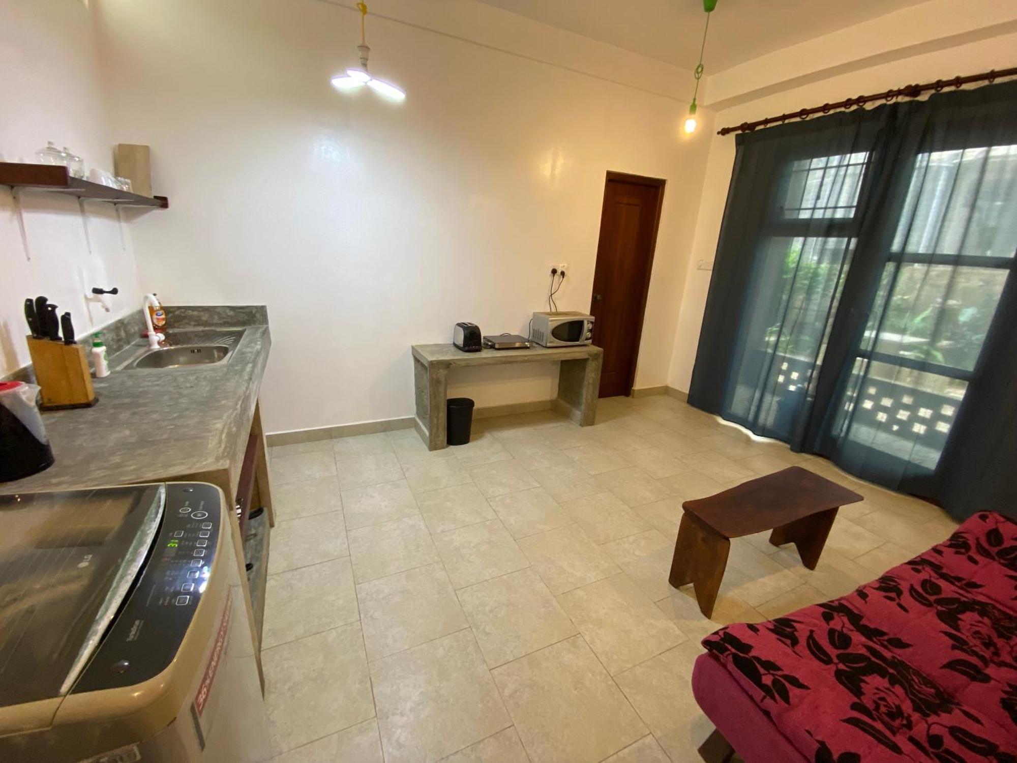 Mirage Beach House At Morava Court ฮิกคาดูวา ภายนอก รูปภาพ