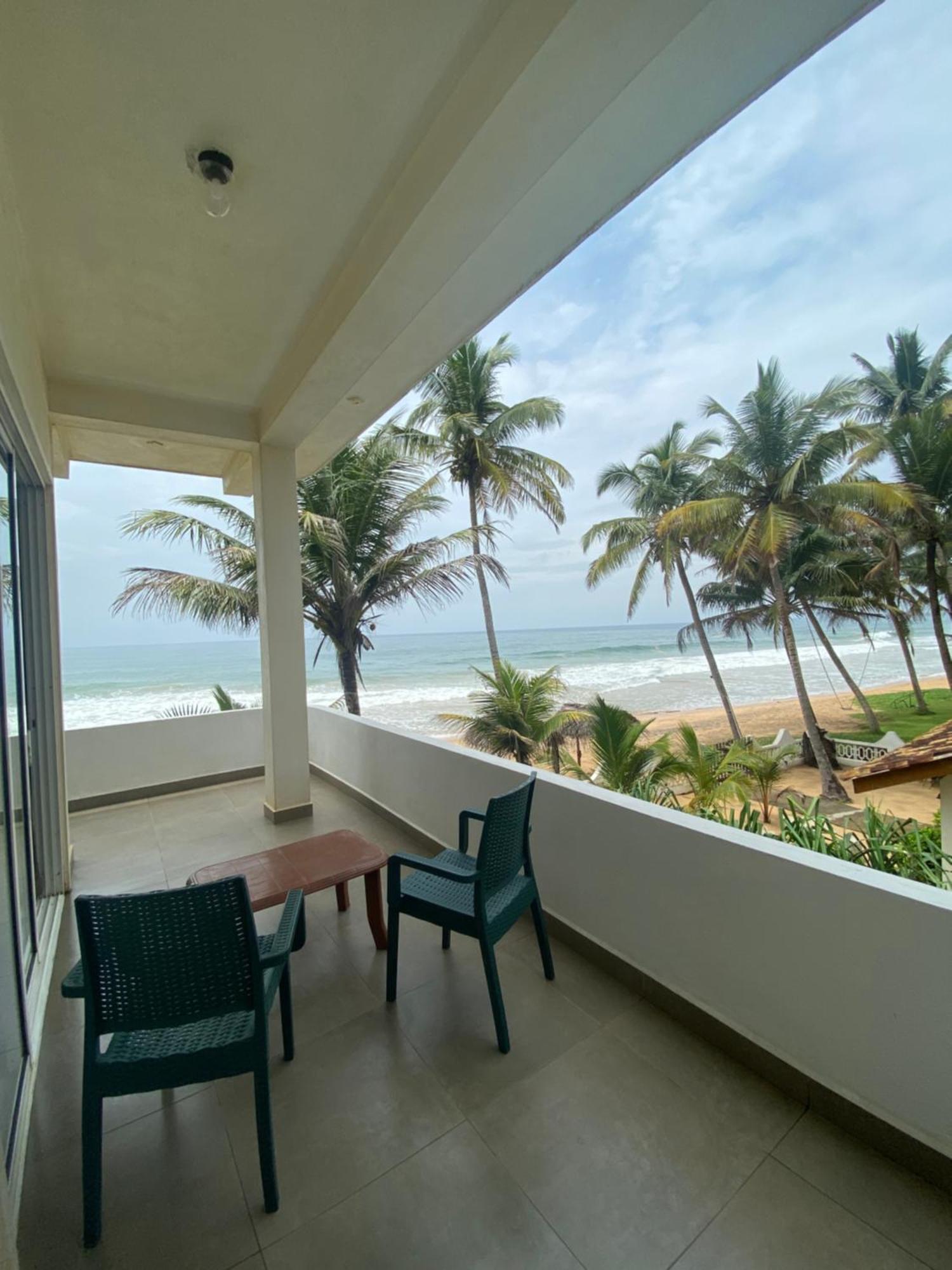 Mirage Beach House At Morava Court ฮิกคาดูวา ภายนอก รูปภาพ