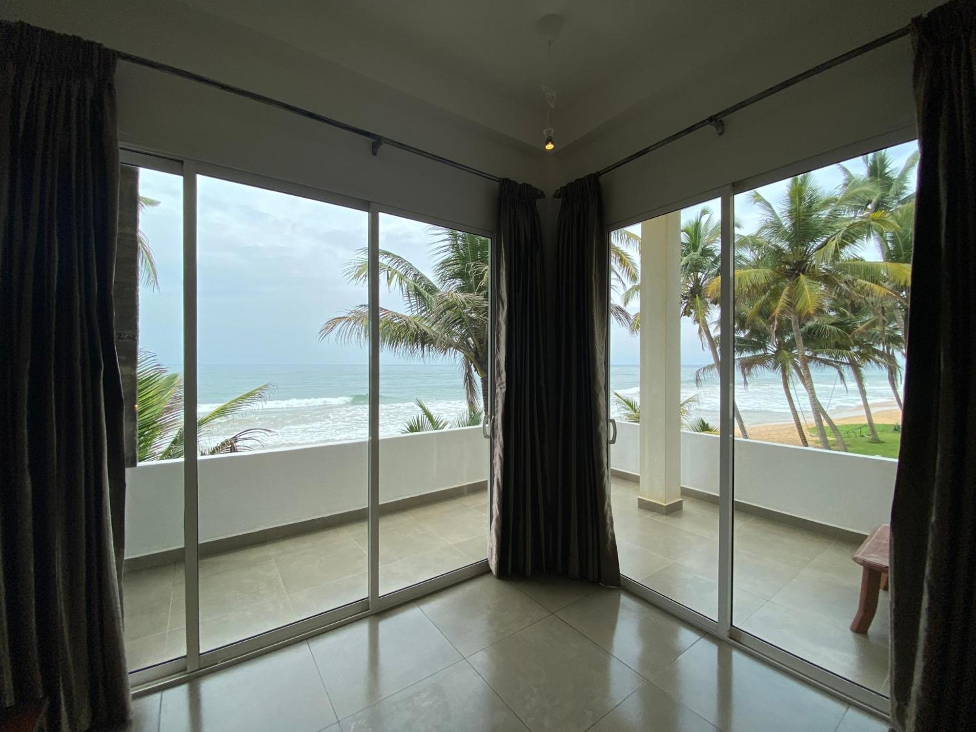 Mirage Beach House At Morava Court ฮิกคาดูวา ภายนอก รูปภาพ
