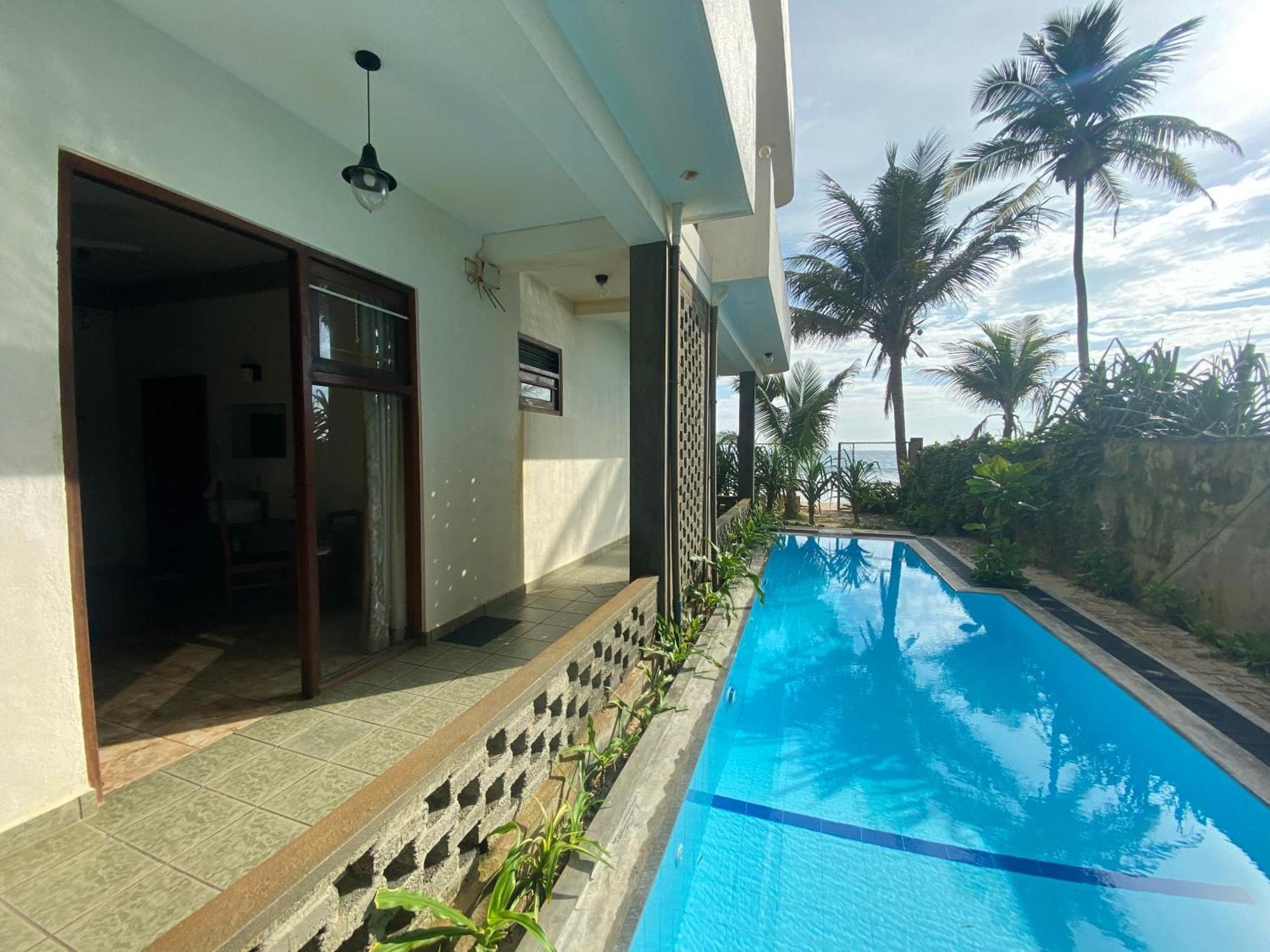 Mirage Beach House At Morava Court ฮิกคาดูวา ภายนอก รูปภาพ