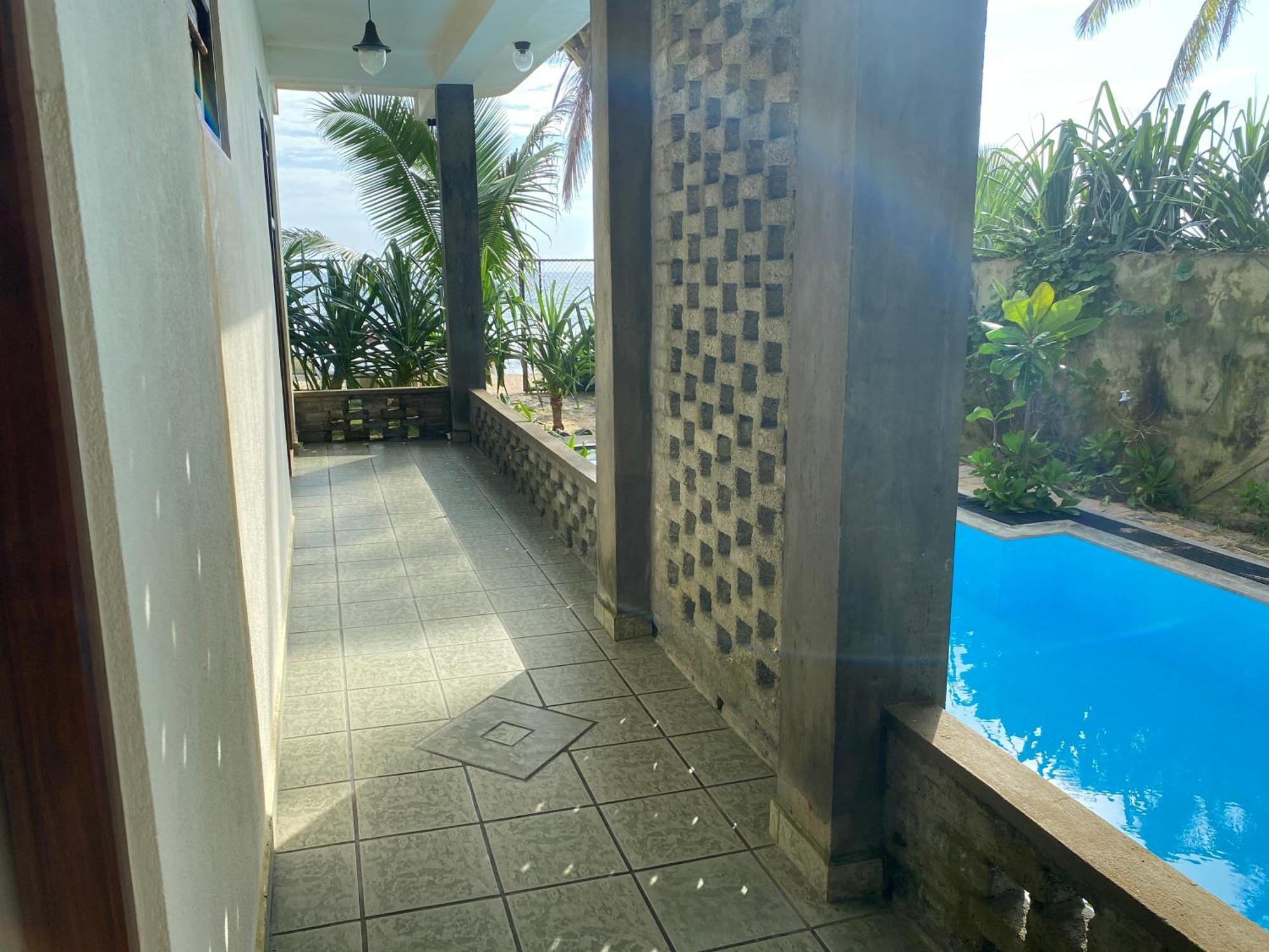 Mirage Beach House At Morava Court ฮิกคาดูวา ภายนอก รูปภาพ