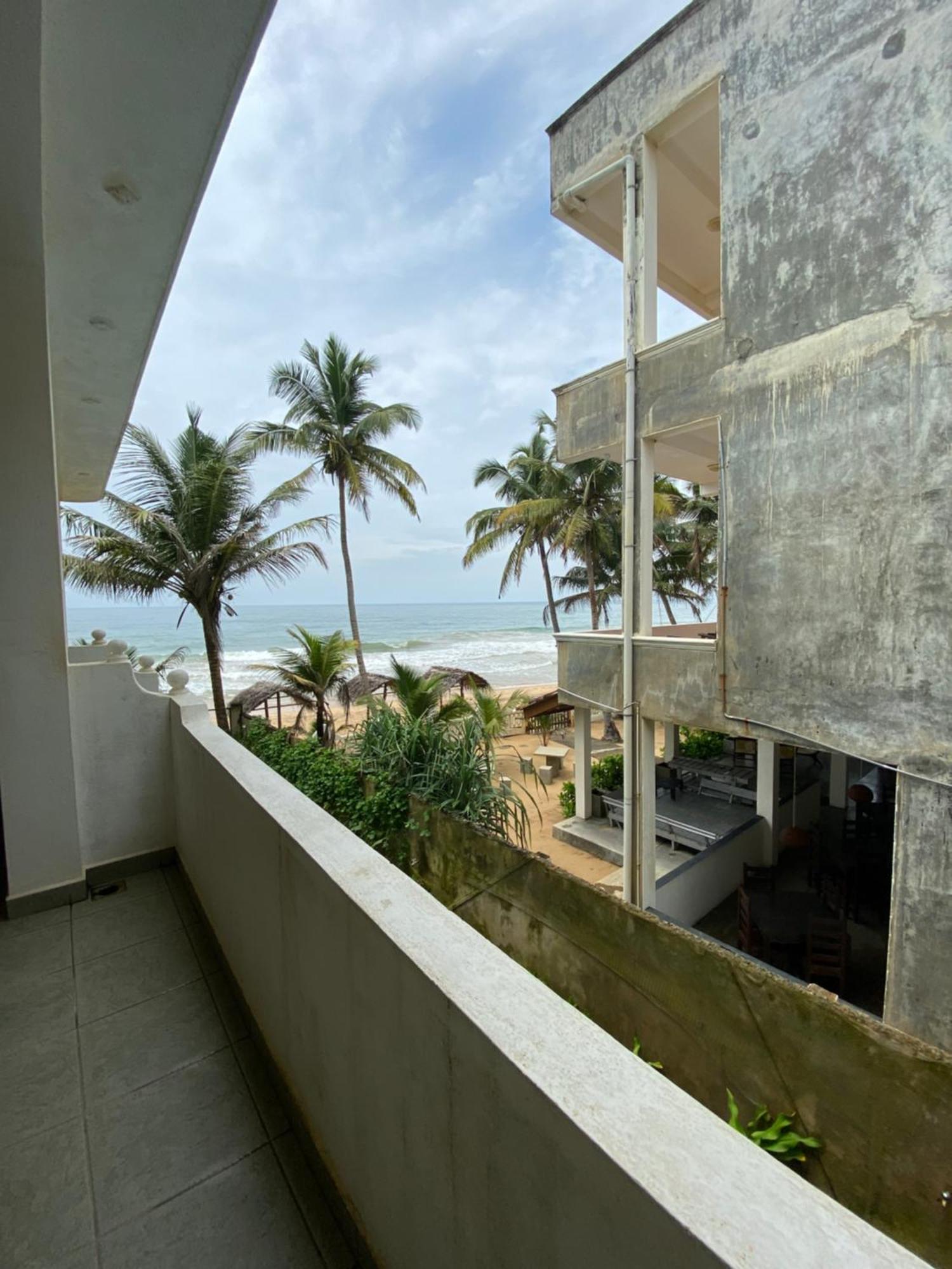 Mirage Beach House At Morava Court ฮิกคาดูวา ภายนอก รูปภาพ
