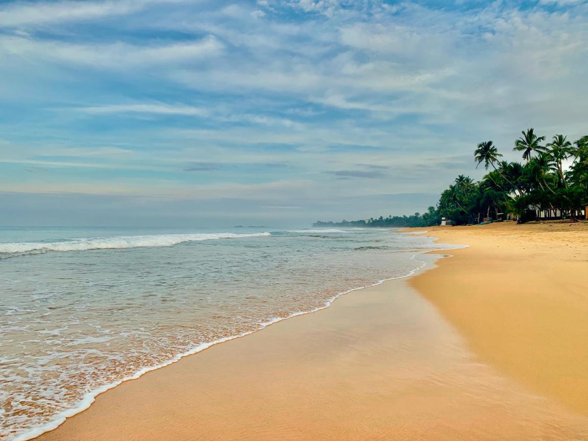 Mirage Beach House At Morava Court ฮิกคาดูวา ภายนอก รูปภาพ