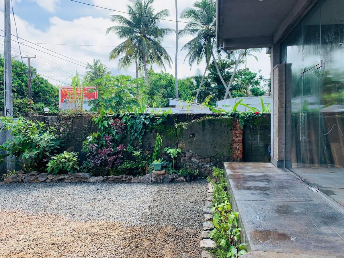 Mirage Beach House At Morava Court ฮิกคาดูวา ภายนอก รูปภาพ